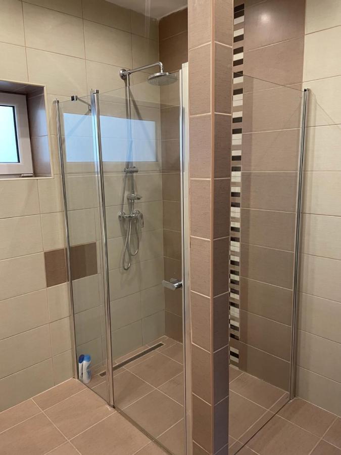 Malibu Apartman & Jacuzzi Miskolc Exterior photo
