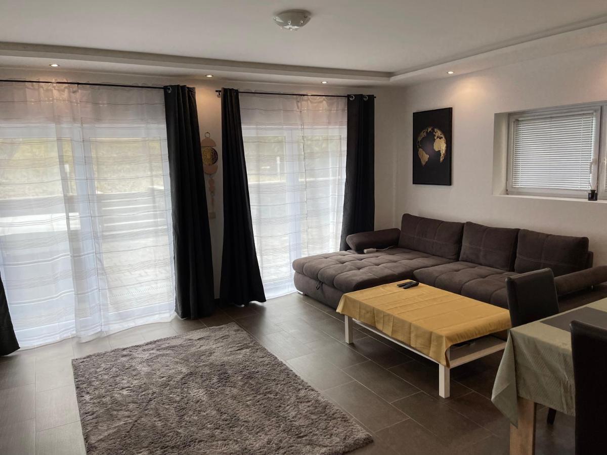 Malibu Apartman & Jacuzzi Miskolc Exterior photo